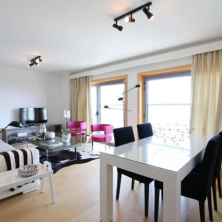 Panoramic Living Apartment *